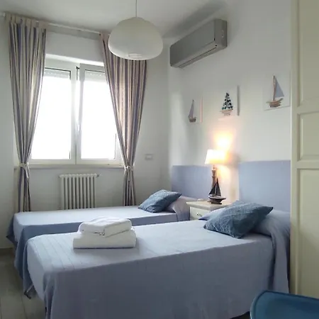 La Luce Del Faro ואסטו