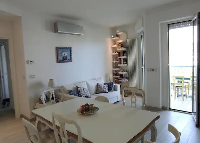 La Luce Del Faro ヴァスト