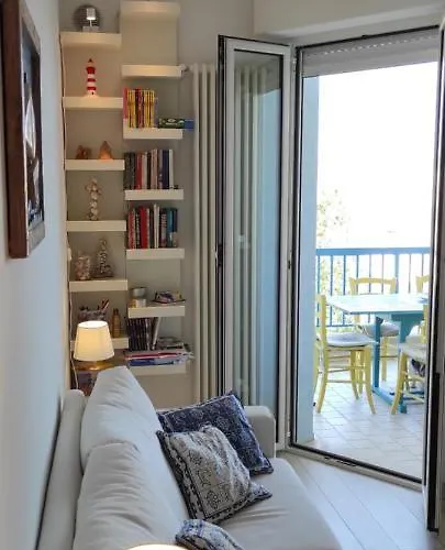 アパート La Luce Del Faro ヴァスト